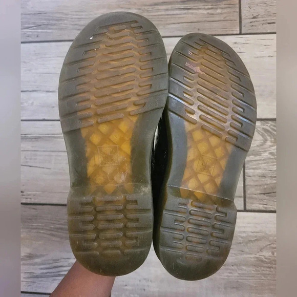 DR. MARTENS 1460 AirWair black patent leather 8 eye lace-up zipper boots Size 3 - Picture 10 of 12